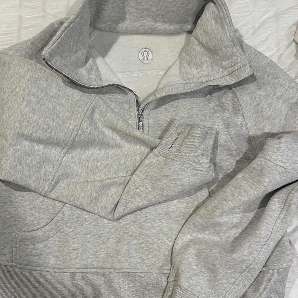 Lululemon Athletica Women's Gray Zip-Up SweatShirt